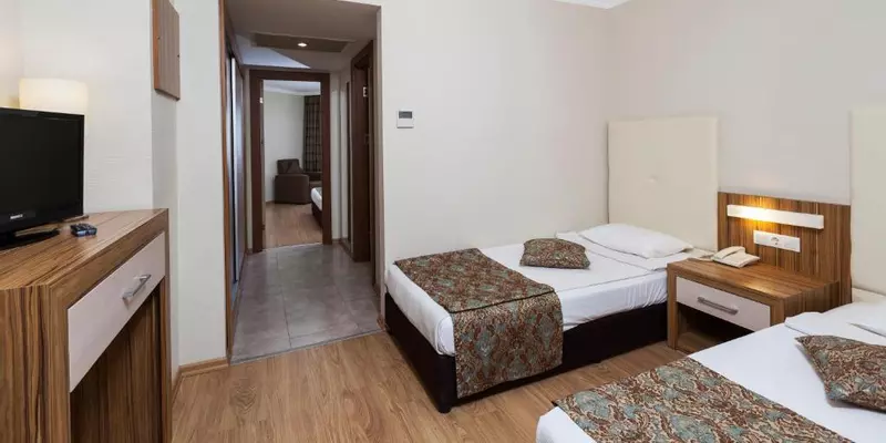room_1601a6eb-dd3e-4f75-9164-7d0137a881fc.jpg