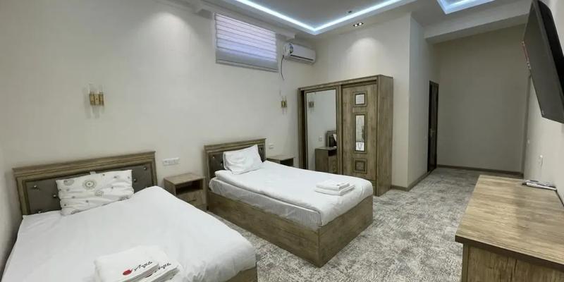 room_103be2e9-df5a-4d26-804a-cecbf7fd44da.jpg