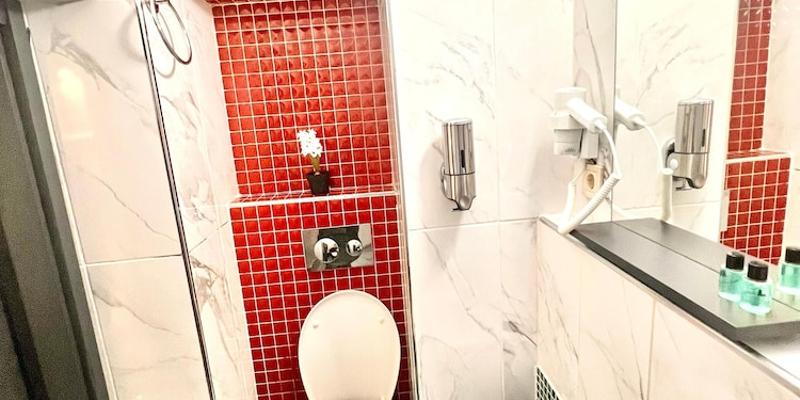 room_e9c9ad89-95ed-4c6d-8cff-fe3f2ce6f74e.jpg