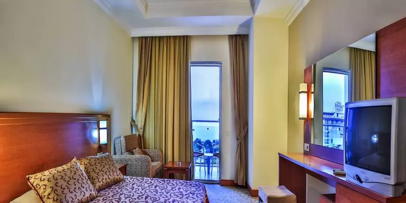 room_cd6c8e04-f788-4785-b6c6-85e0e00da83a