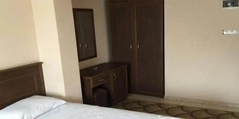 room_30f212be-cf5f-49ad-b2a7-ff1b51a9aeaf.jpg
