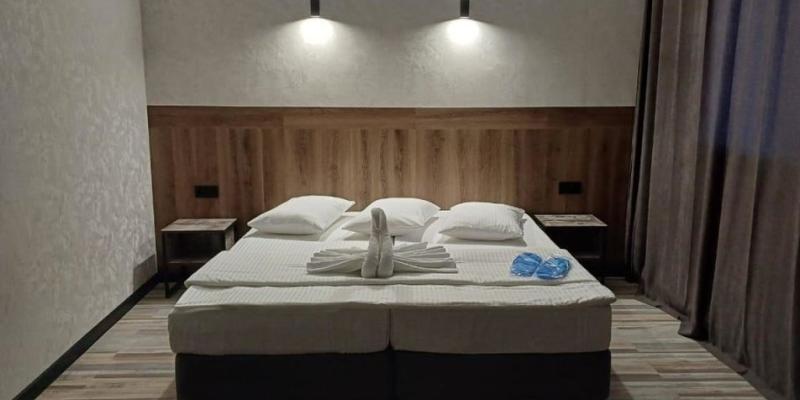 room_1d8f43f8-efdd-470a-b60b-c6e0d258b2c2.jpg