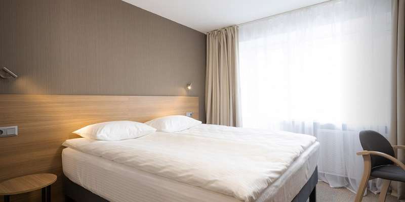 room_ae5825ca-5ce6-4cb0-83f2-4208fd7d5400.jpg