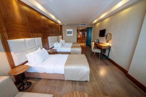 room_8f27f5df-ed6d-46b9-aefd-3d21ad65d7f9.jpg