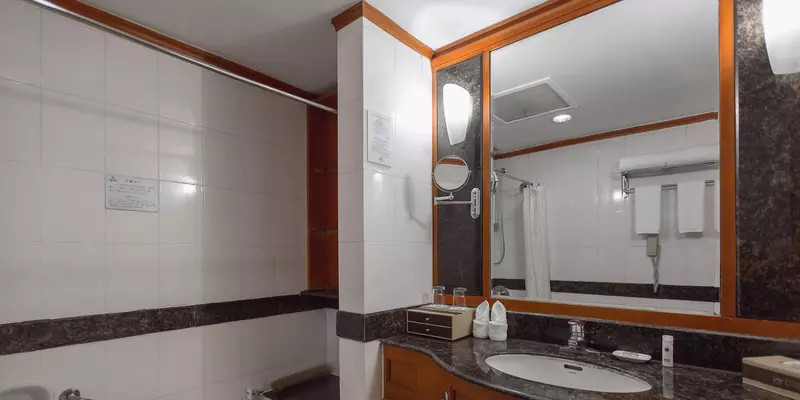 room_8e06d371-381e-4701-bb65-1b76474f02fc.jpg