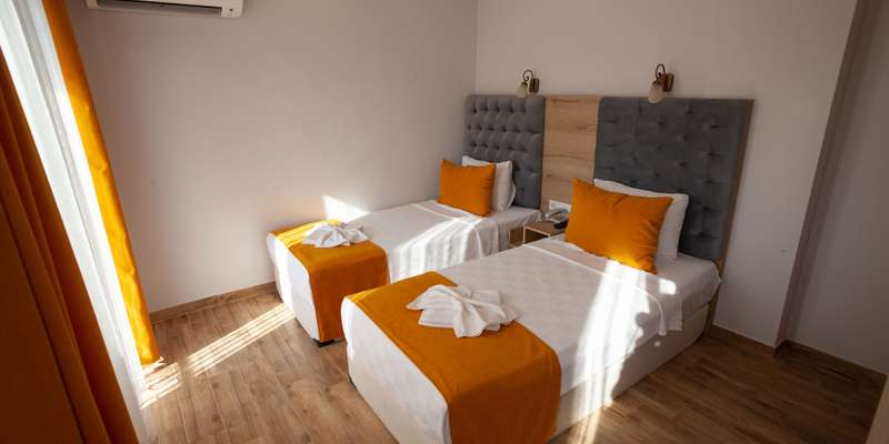 room_33b93046-840b-46ca-a5d8-c5bac4dd49bc.jpg