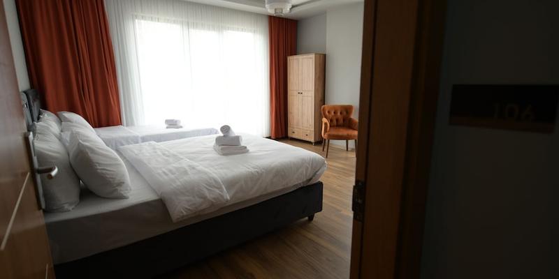 room_28c4e599-4bb1-4a56-9f45-5b11caecf391.jpg