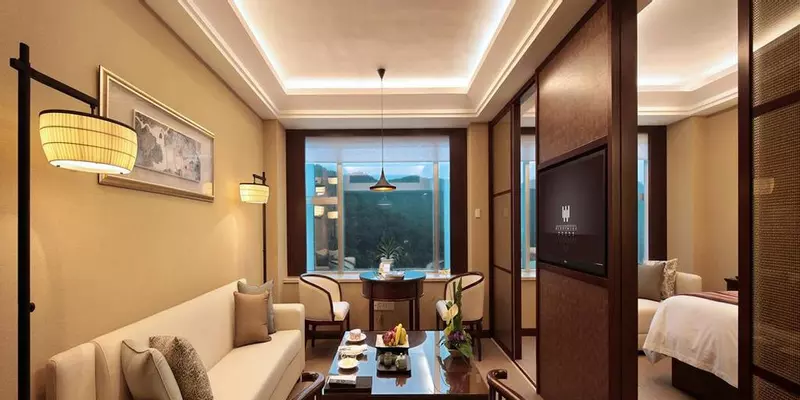 room_e742766f-7b0d-4375-b83e-cb197b56dc72.jpg