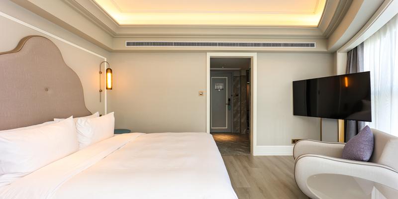 room_c8e7c2ee-c804-4620-83db-e8c0bcee2ffd.jpg
