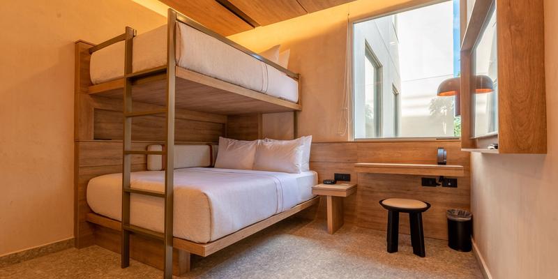 room_b46aeca4-5f80-4f21-9f6a-9aa7cc32aff2.jpg