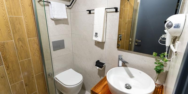 room_2ef0f9a5-c381-44cd-beab-8414b5dc290c.jpg