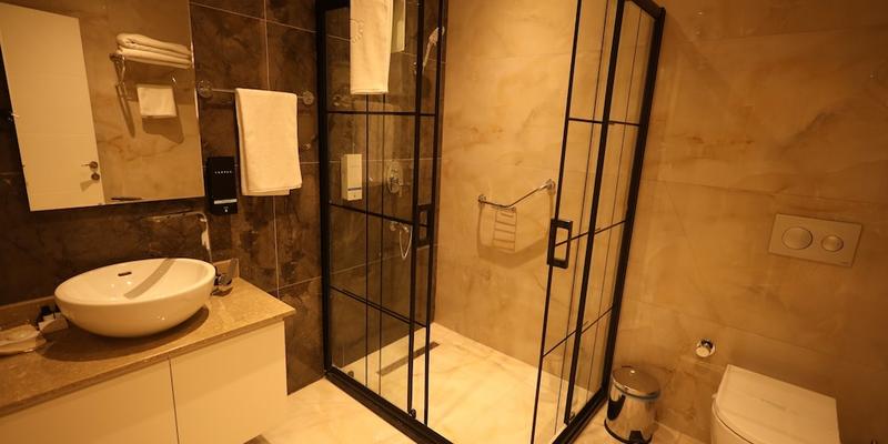 room_6ca02dd5-5d6e-410c-8024-a113f24bf5c3.jpg