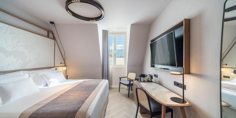 room_e9b9ad7f-7fd2-42e7-b2d0-8e499badec20.jpg
