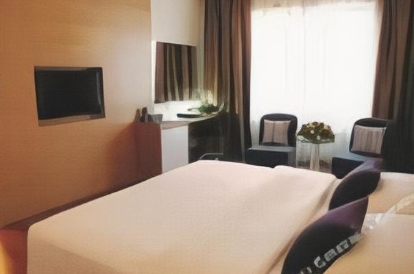 room_f97dd4e7-726e-4230-9450-89e71f8dee7c.jpg
