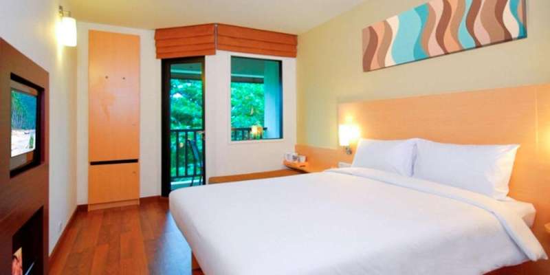 room_c6193302-b42b-44a9-9468-1e7355e5380f