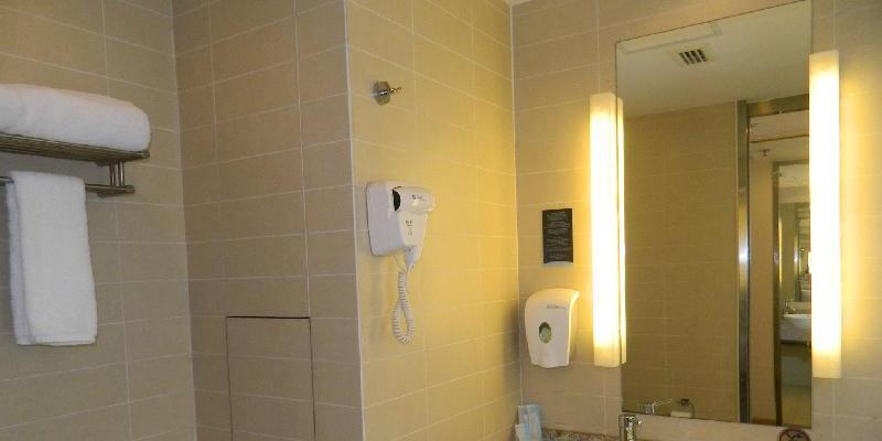 room_eecaf153-7815-4e1d-a53e-33b3063e4bc8.jpg
