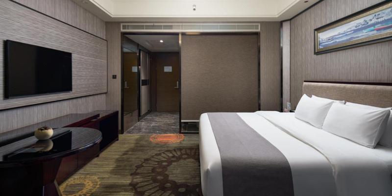 room_3710fac2-11b2-4ecd-b71c-45820e87f9b0.jpg
