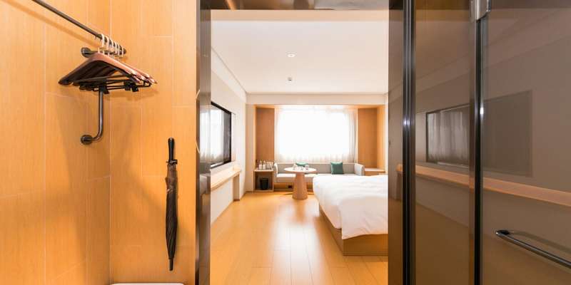 room_5e4bdb2f-e8d0-42de-b75b-11b0bcb738e4.jpg