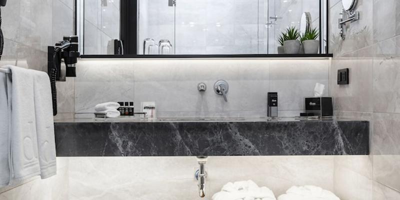 room_3ca07591-62ae-4b51-aaff-8bc7d7fe0ad3.jpg