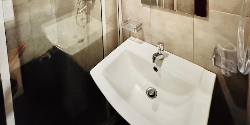 room_c8d8fba1-8ba6-4aa0-8c0f-ebd7f467ceb0.jpg