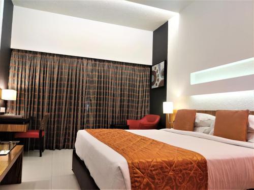 room_81b489fa-baca-40f6-bfb6-6d18bcf7c284.jpg