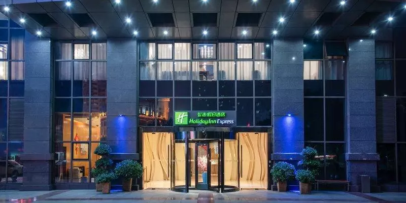 room_cf122bf8-5216-4d3d-8c6b-69cb5ae746da.jpg