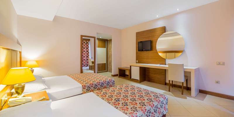 room_3ccd24d4-73b2-4cc8-80b5-a85216b67c01