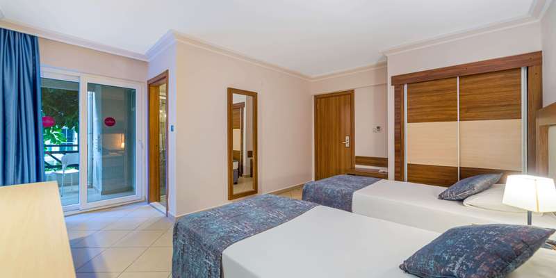 room_ee3aaa9f-19af-4e48-9b7f-5af9e6cf21e0