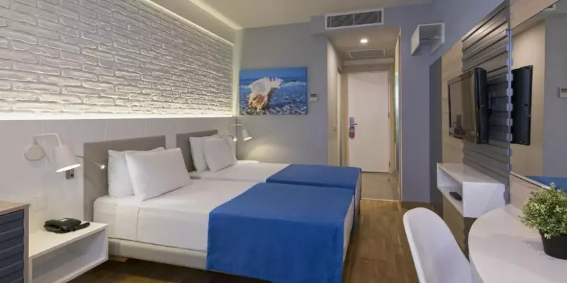 room_9257665c-3b82-4e76-9b95-224930719e1e
