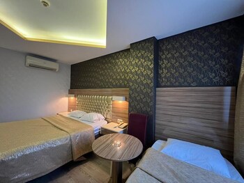 room_fcd4b21c-aa5c-49f5-ba68-8d99f3eb26bd.jpg