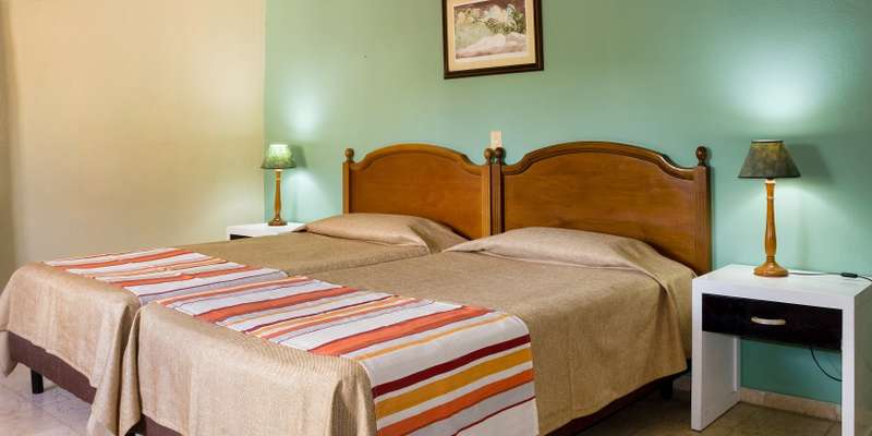 room_9063e9e0-00b3-46f3-953d-c22438a3b1a3