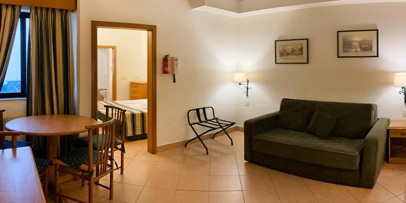 room_fecb9d2f-f7e3-4ebd-9bba-1ccd2c3eb4be.jpg