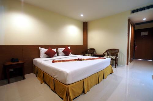 room_ad75264e-73e8-4ce2-b012-ed78d76aa6d1.jpg