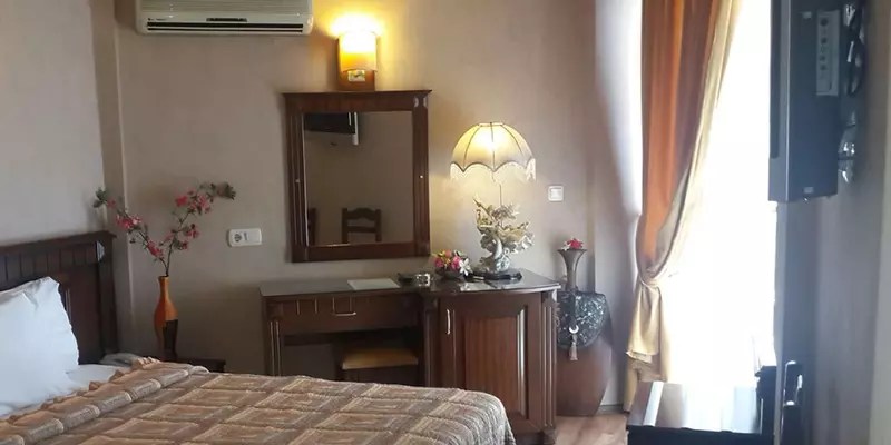 room_09f024f1-113d-40ad-b560-acc7f4f777c9