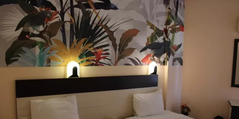 room_98493e0e-85ae-482c-b948-1c9b082e46db