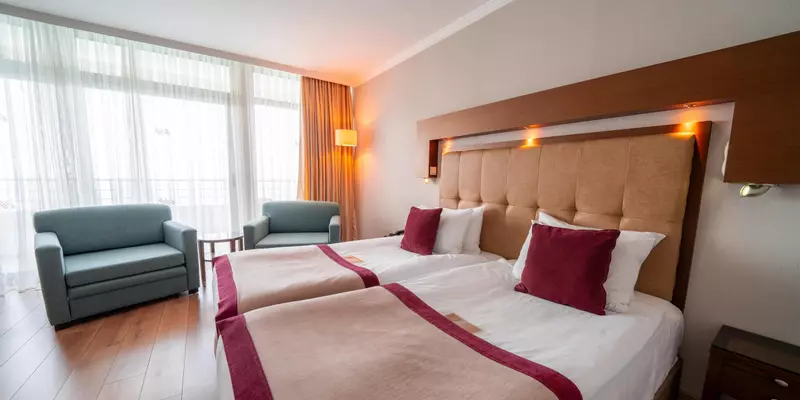 room_6c40e887-bae1-4151-9aa6-8a775d7ed939