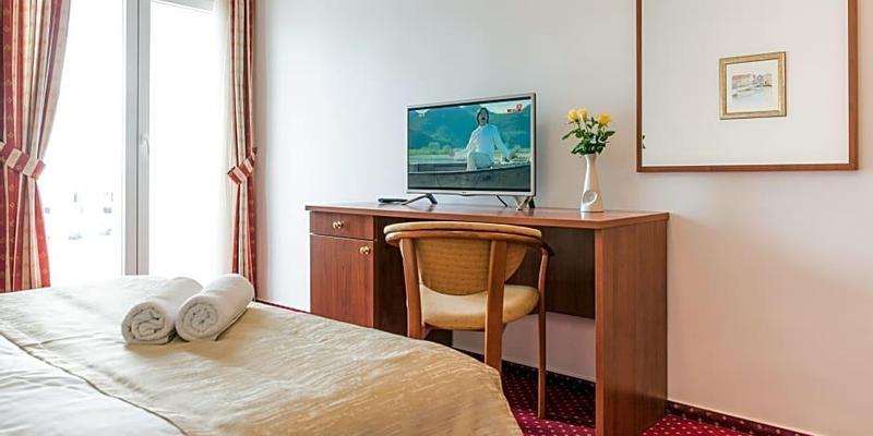 room_e79de91b-c7c3-4f20-bda9-e0a8d2ce30ca.jpg