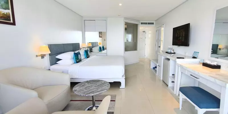 room_2ebd882c-a114-4fc0-8749-ed96fe2a48c1
