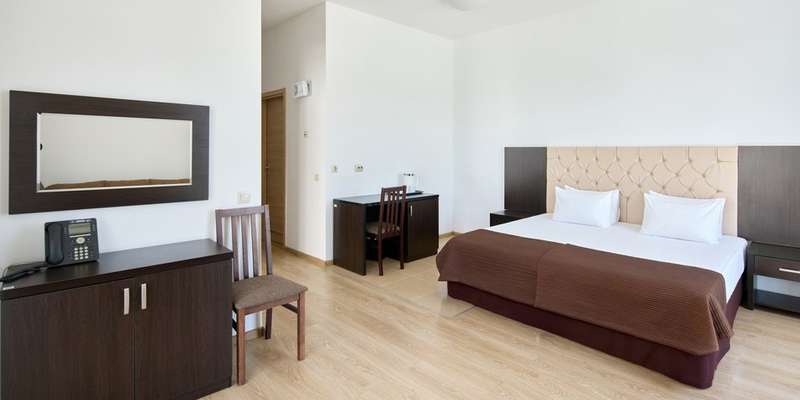 room_c32f7603-0acf-4449-8c78-643346874357