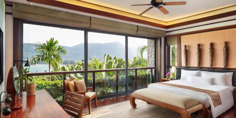 room_01c339e1-f7bd-4a43-8a49-249914984bcc