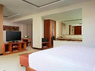 room_cf4ffbc4-2f1b-4b9d-92b5-f6e8d191842e.jpg