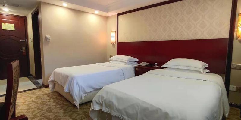 room_1cadb468-9b01-4e49-8c42-302c03baf2e1.jpg