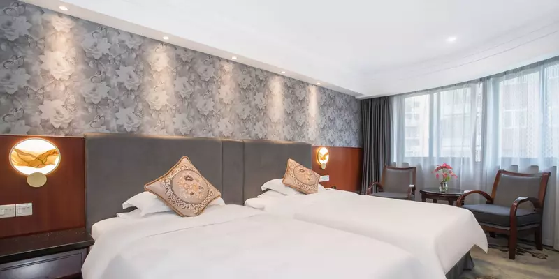 room_7f642cca-35b2-4313-b87b-ecfaea0a9470.jpg