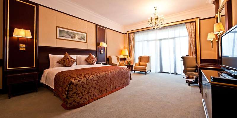 room_138cd27b-1d65-4dd1-a8f3-2b8f091a3687.jpg