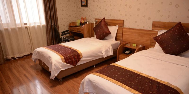 room_a2b5478b-bf6f-4d91-bf8e-9532ef7e533e.jpg