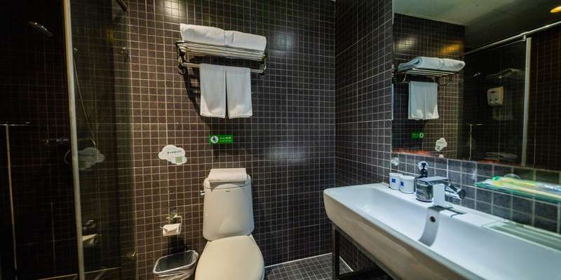 room_8a069a54-38ca-48a7-922e-e614826236d0.jpg