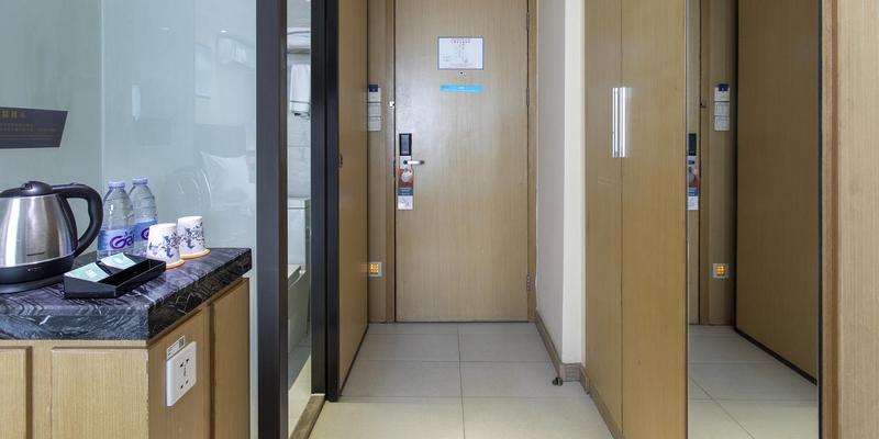 room_3b51f5ee-3c79-4c41-9734-9b0fa85f7454.jpg