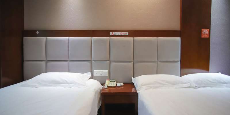 room_d30d5887-62cf-4aa7-9086-67fc02a391a9.jpg