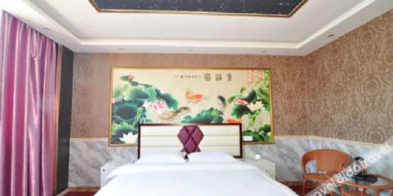 room_c8491766-d354-4cd1-bfd5-861660cfeab8.jpg
