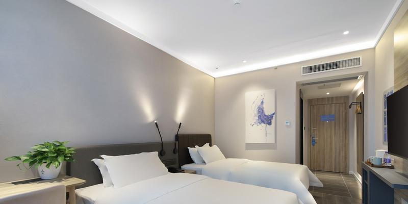 room_dce16d34-bb98-49ec-b0a4-d4825f732c89.jpg